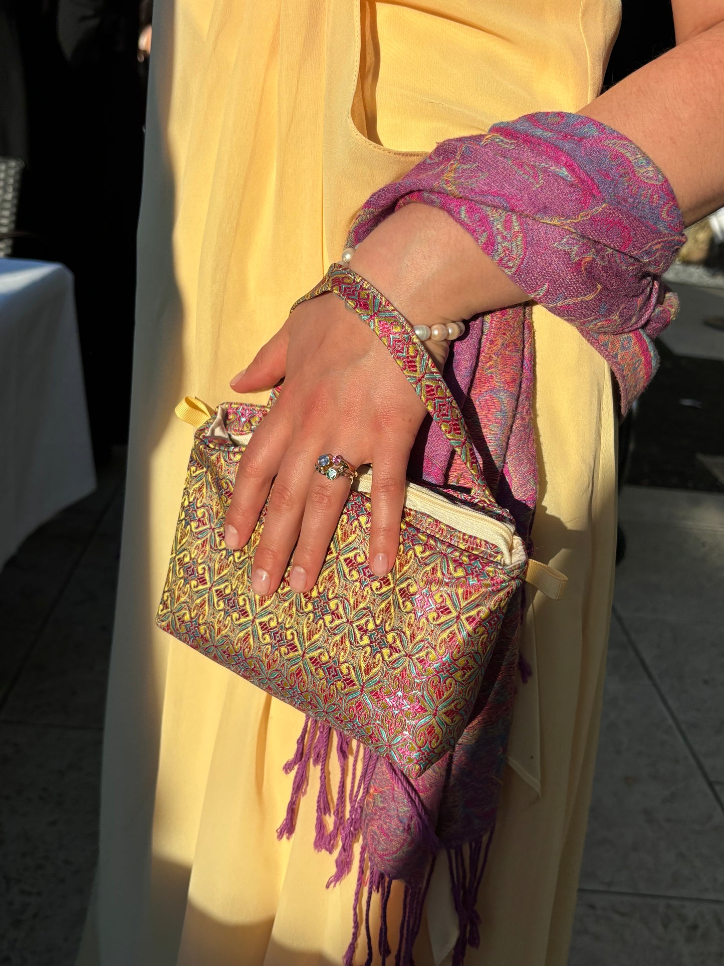 Mini Tasche mit Henkel und Kette